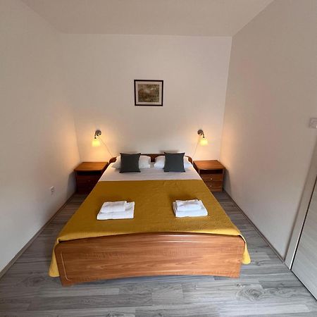 Apartments Iskra Rovinj Bagian luar foto