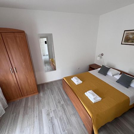 Apartments Iskra Rovinj Bagian luar foto