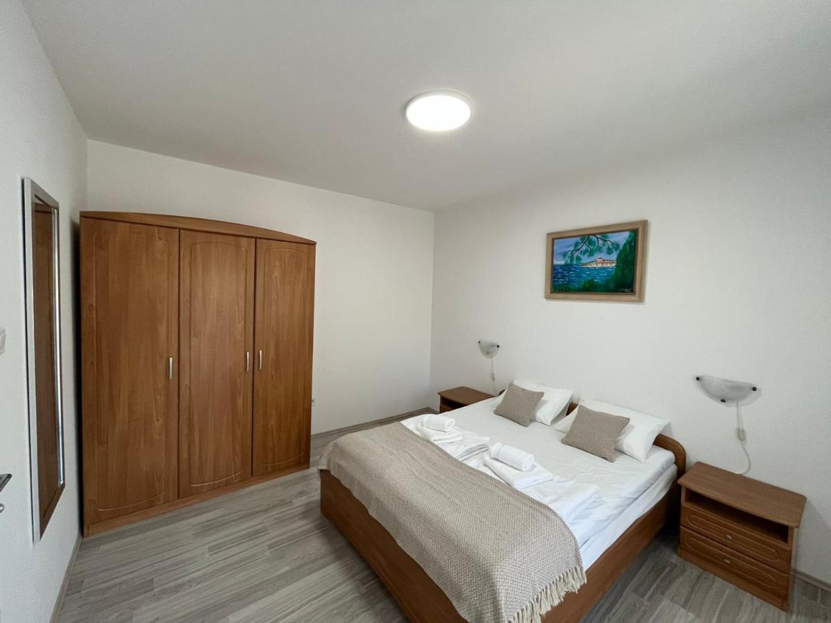 Apartments Iskra Rovinj Bagian luar foto