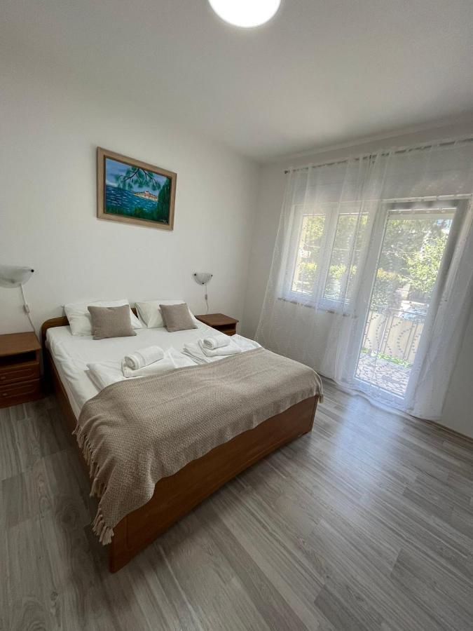 Apartments Iskra Rovinj Bagian luar foto