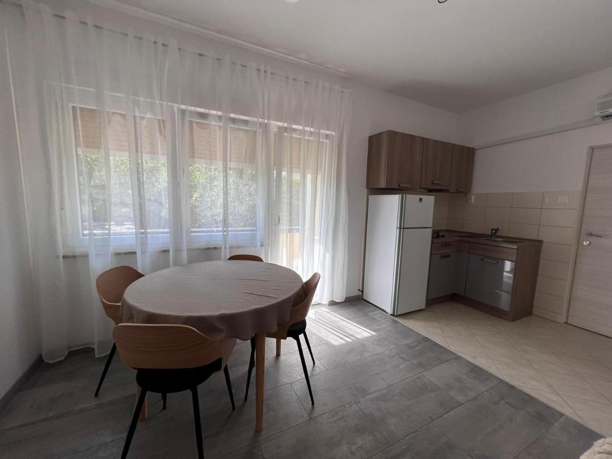Apartments Iskra Rovinj Bagian luar foto