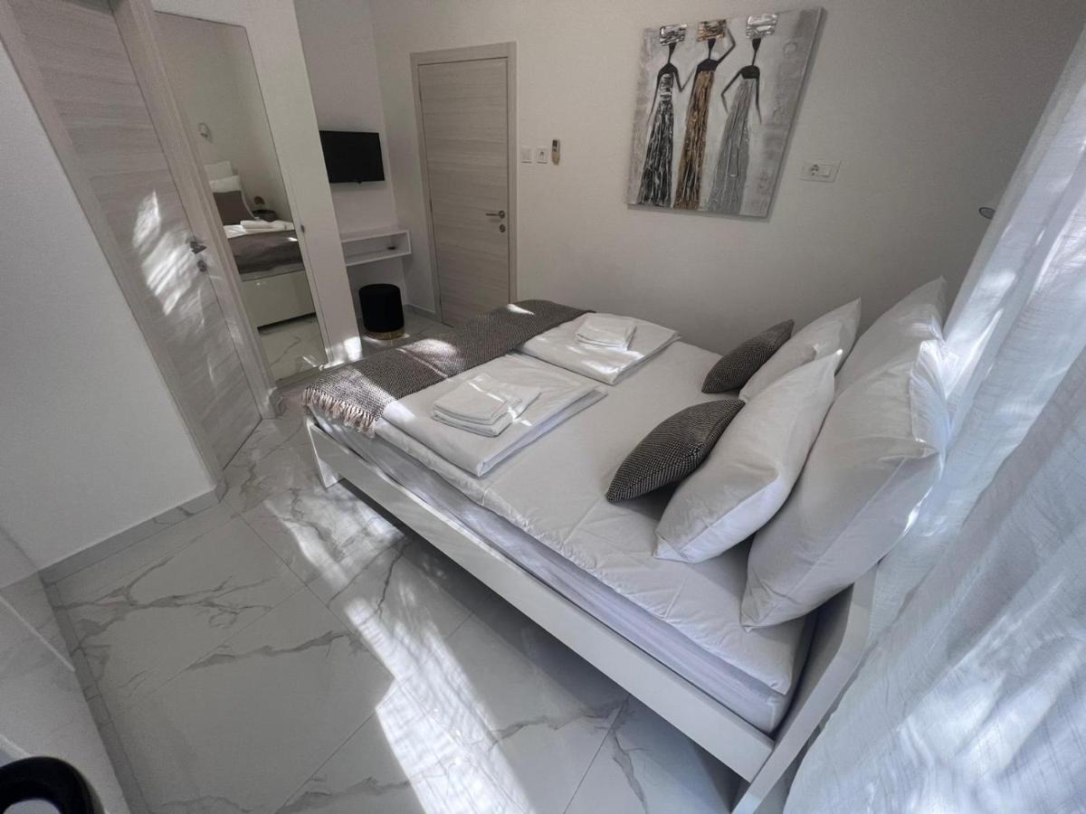 Apartments Iskra Rovinj Bagian luar foto