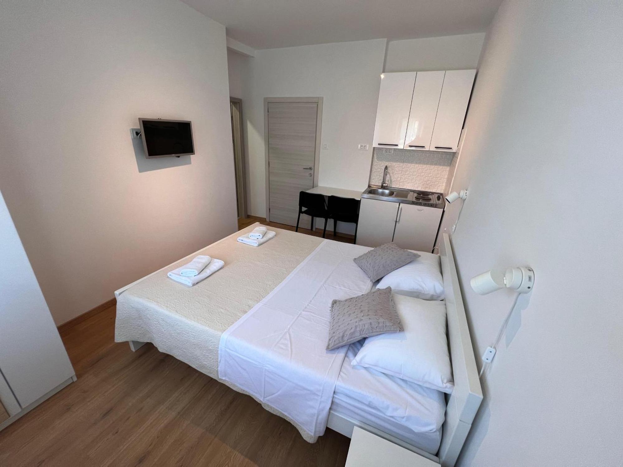 Apartments Iskra Rovinj Bagian luar foto