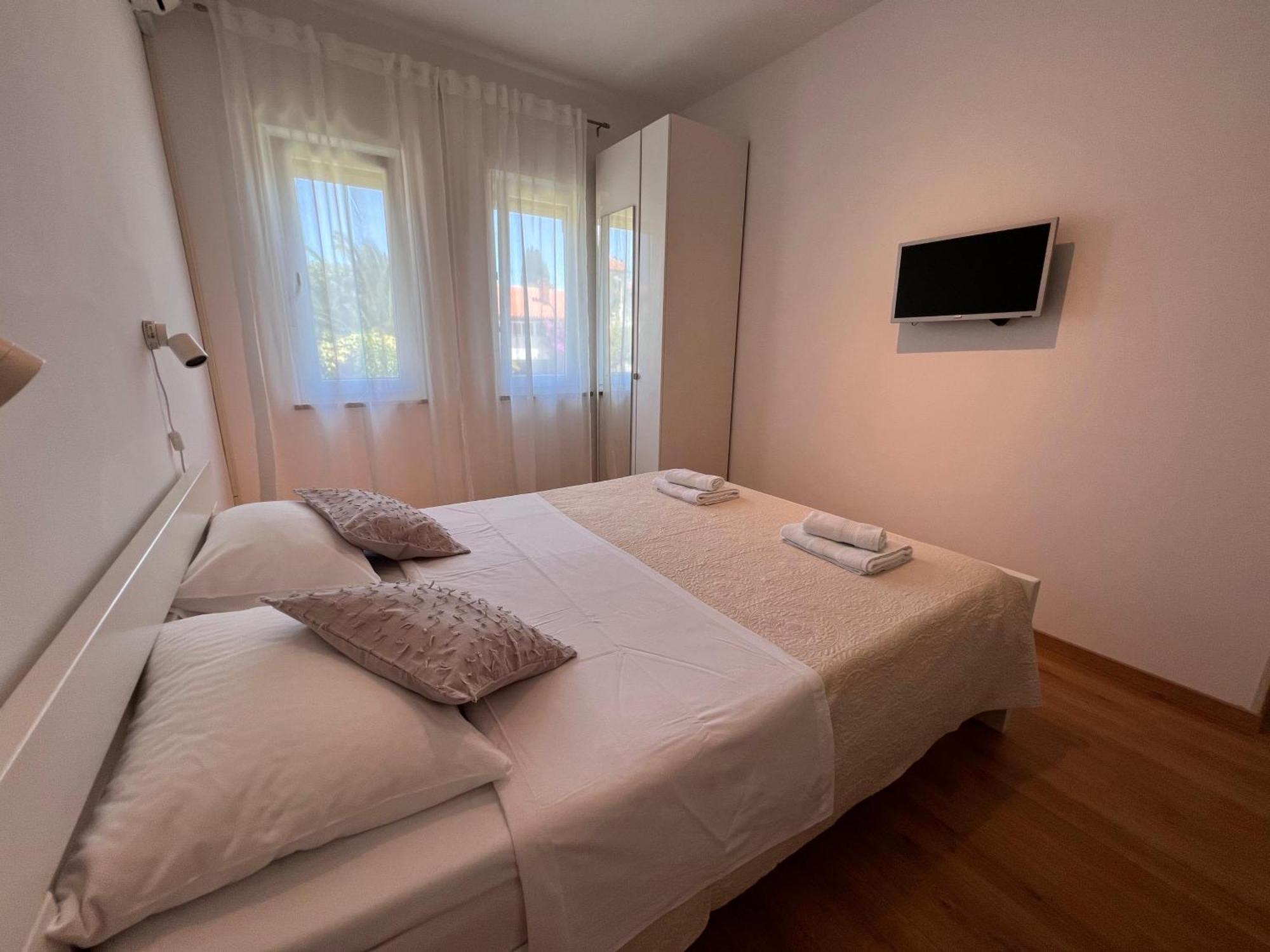 Apartments Iskra Rovinj Bagian luar foto