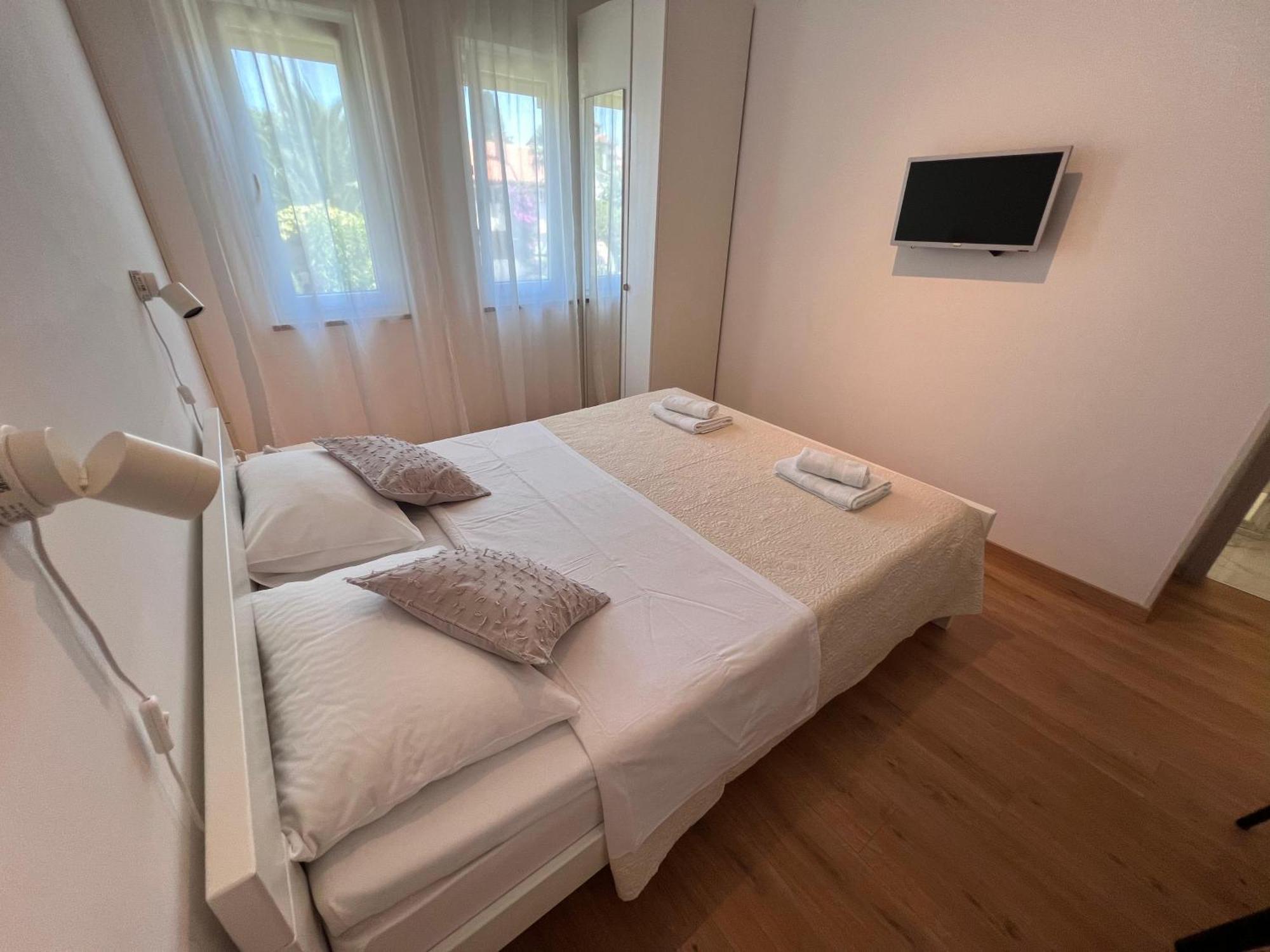 Apartments Iskra Rovinj Bagian luar foto