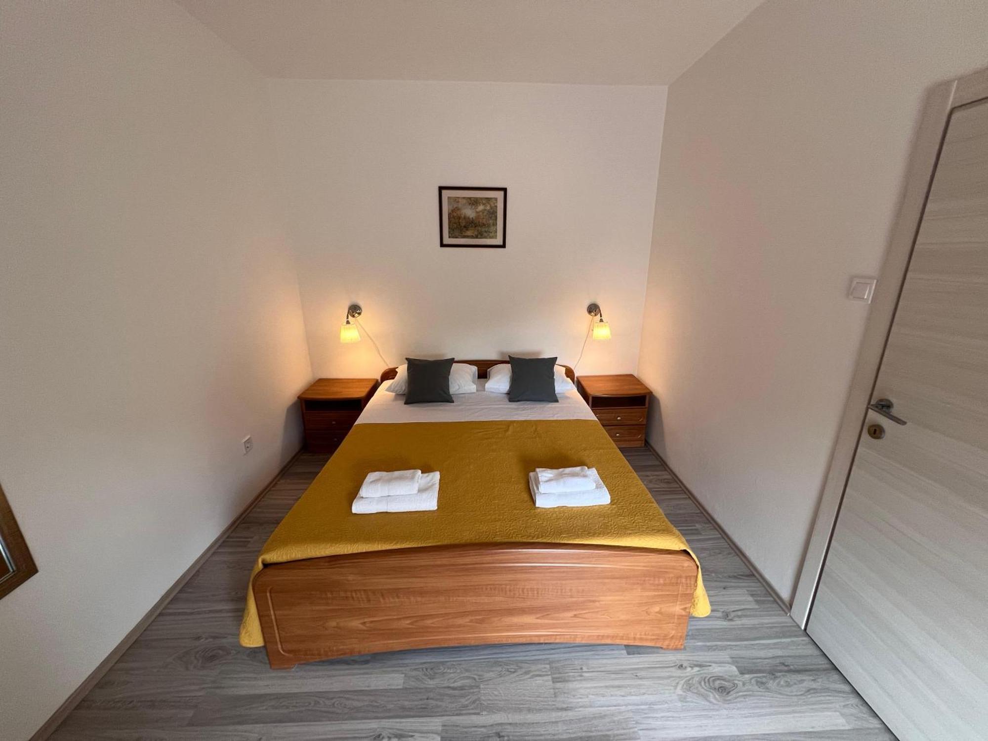 Apartments Iskra Rovinj Bagian luar foto
