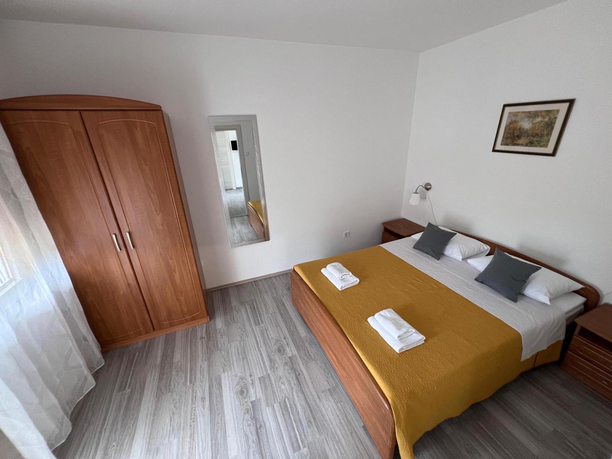 Apartments Iskra Rovinj Bagian luar foto